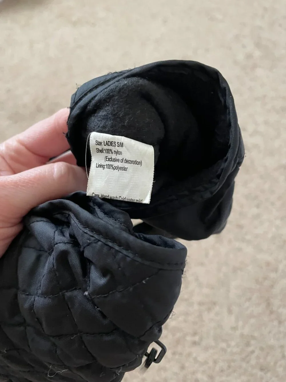 Women's S/M Quilted Fleece-Lined Gloves Black Water-Resistant Warm Mittens
